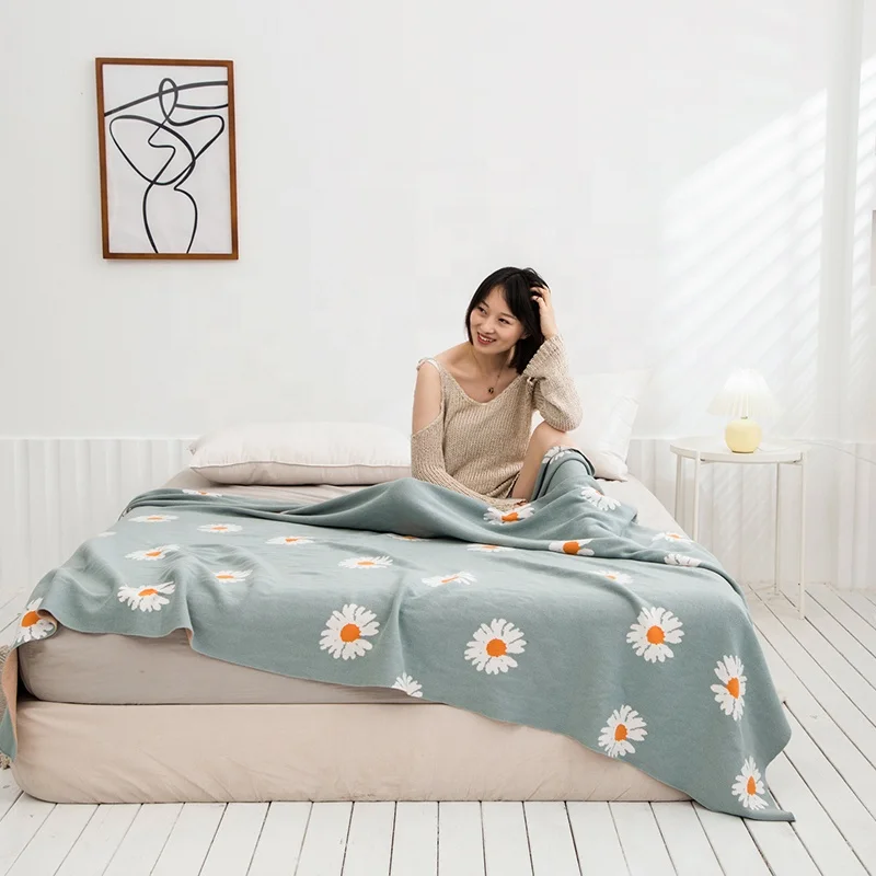 Super Cozy Oeko-tex 100% Cotton Daisy Jacquard Wearable Knitted Throw Blanket For Home Office Picnic BDL supplier