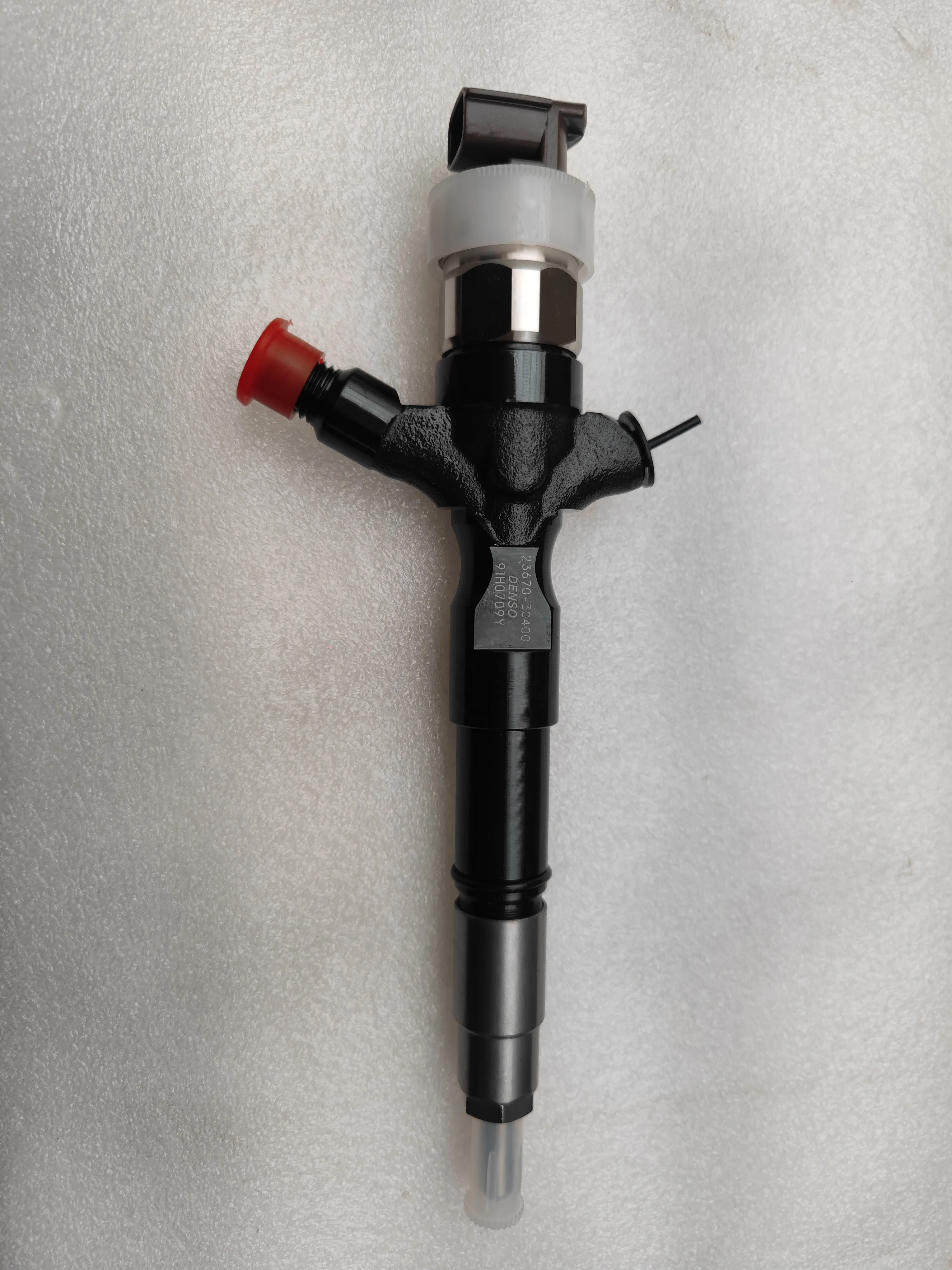 Fuel Injector 095000-5760 Common Rail Fuel Injtcorfor Mitsubishi 4M41