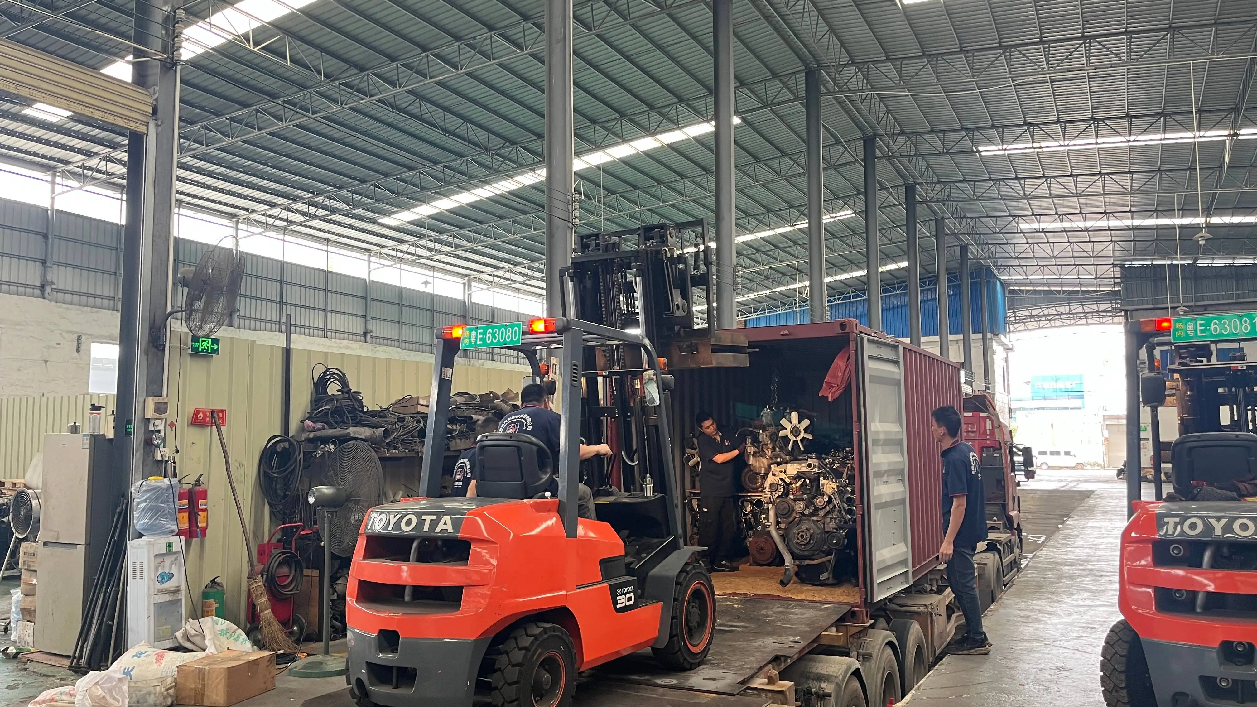 product fori veco euro 3 original  italy used diesel engine assembly  4 cylinders electric injection  used engine854-4