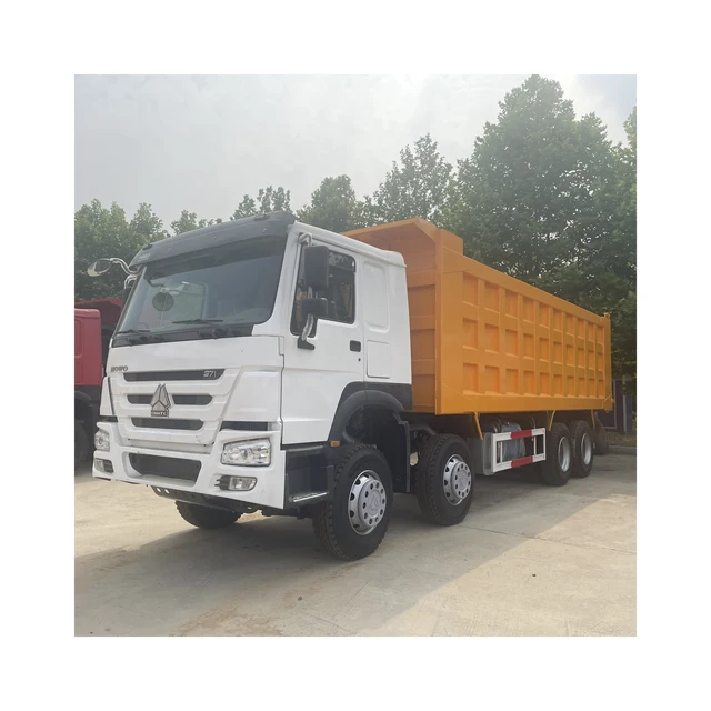 The used SINOTRUK HOWO heavy duty diesel 371 horsepower 8X4 dump truck in good condition