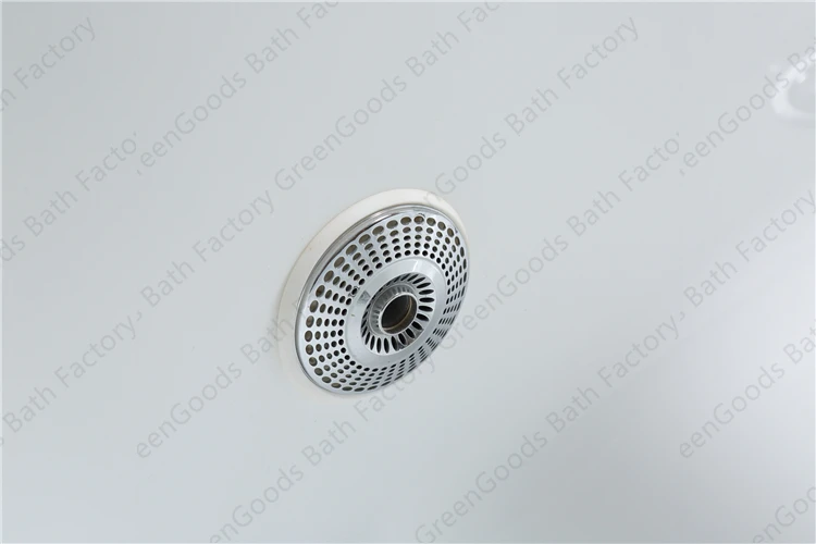 CE Hotel Dealer European Style Heart Shaped 150cm Big Size Skirt Bath Spa Double Whirlpool Bathtub for Couple in the Corner