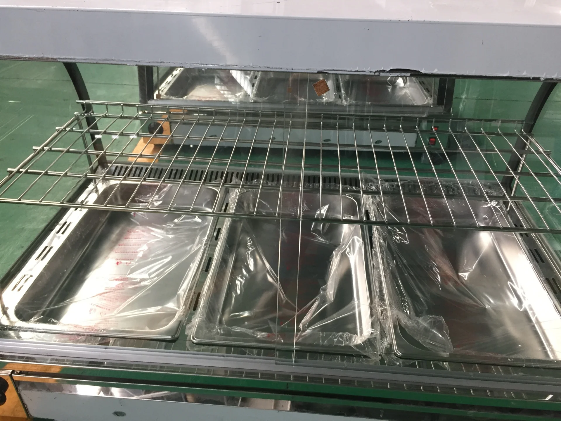Basic Customization Food Warmer Showcase/Curved Glass Warming Displayer  /Stainless Steel Warmer Hw-838-3 - China Catering Equipment, Kitchen  Equipment