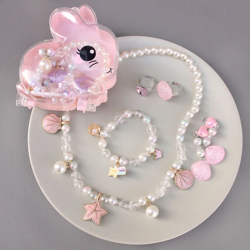 unicorn necklace with pearl