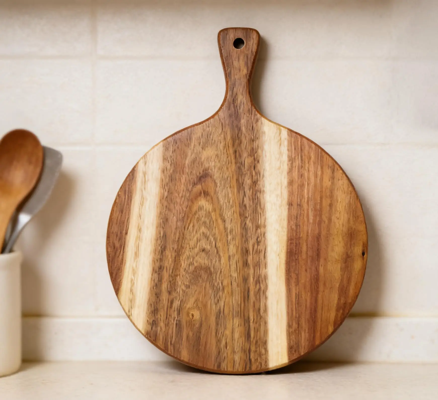 Custom Round Acacia Wood Cutting Board with Handle Pizza Peel Serving Tray Charcuterie Board for Kitchen Cheese Bread Meat