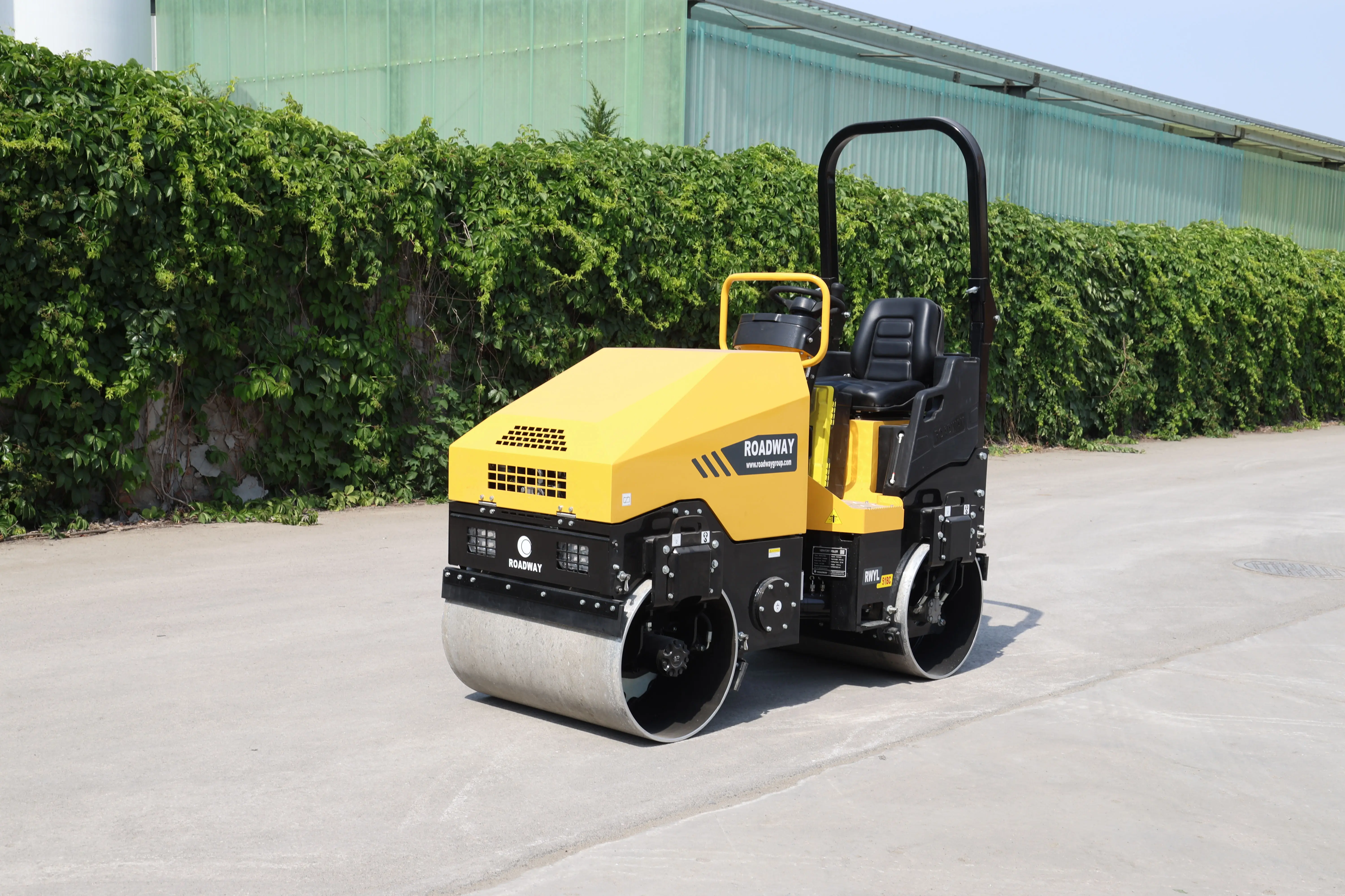 Small Road Roller Ride on Hydraulic Vibratory Roller 2 Ton 3 Ton 5 Ton Road Roller for Sale supplier