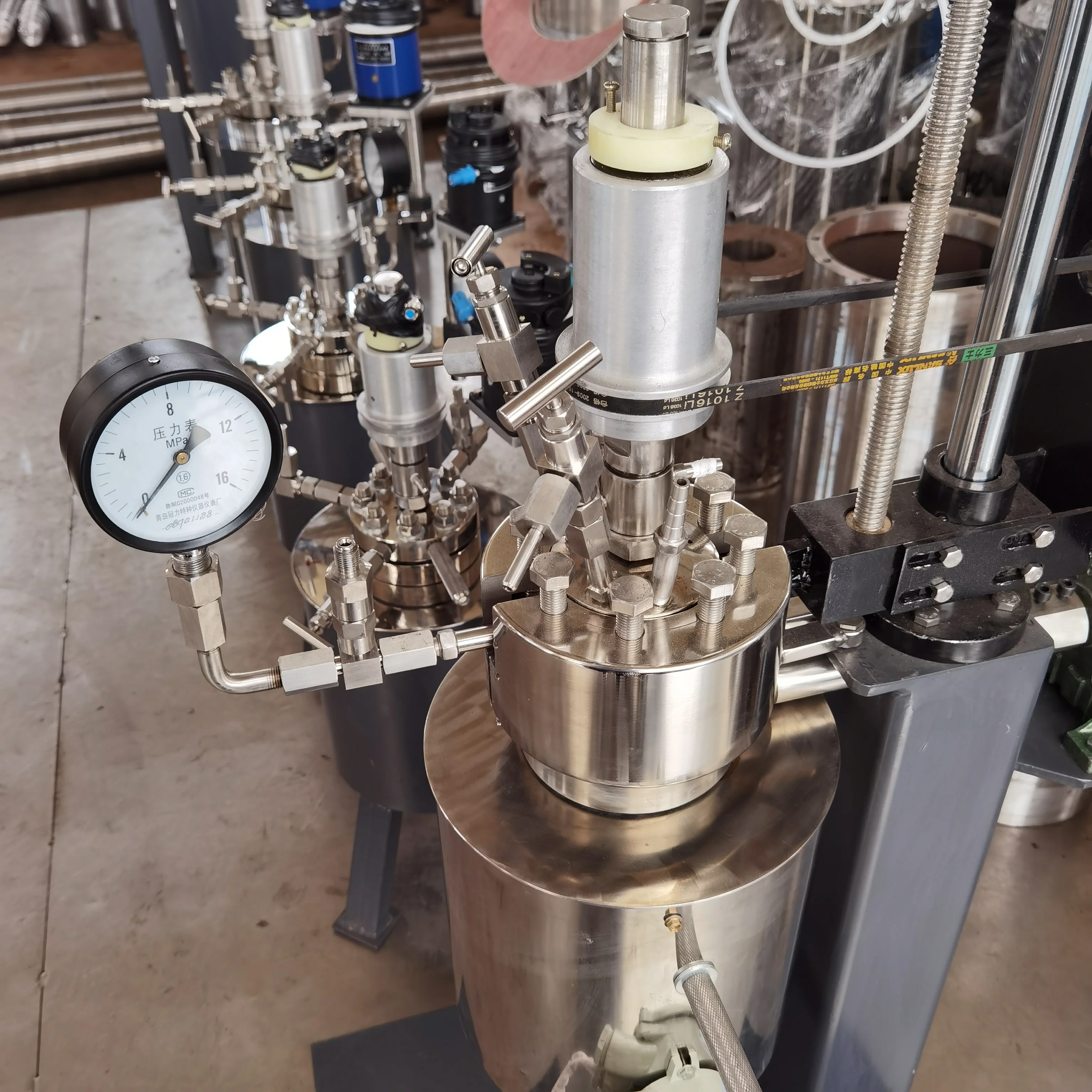 2 Liters Lab Hydrogenation Reactor High Pressure Kettle with Core Components Engine Motor Pressure Vessel