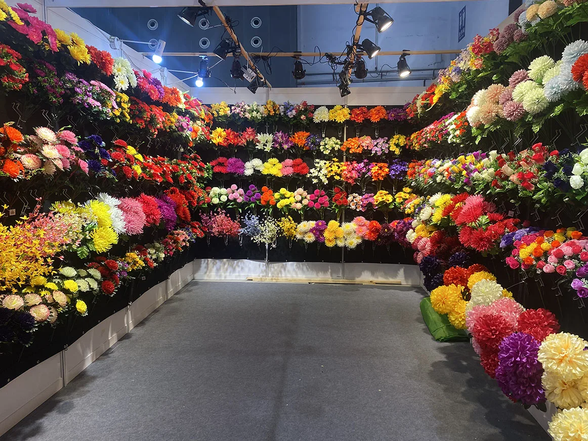 Wholesale Artificial Plant Black Persian Leaf Indoor Outdoor Garden