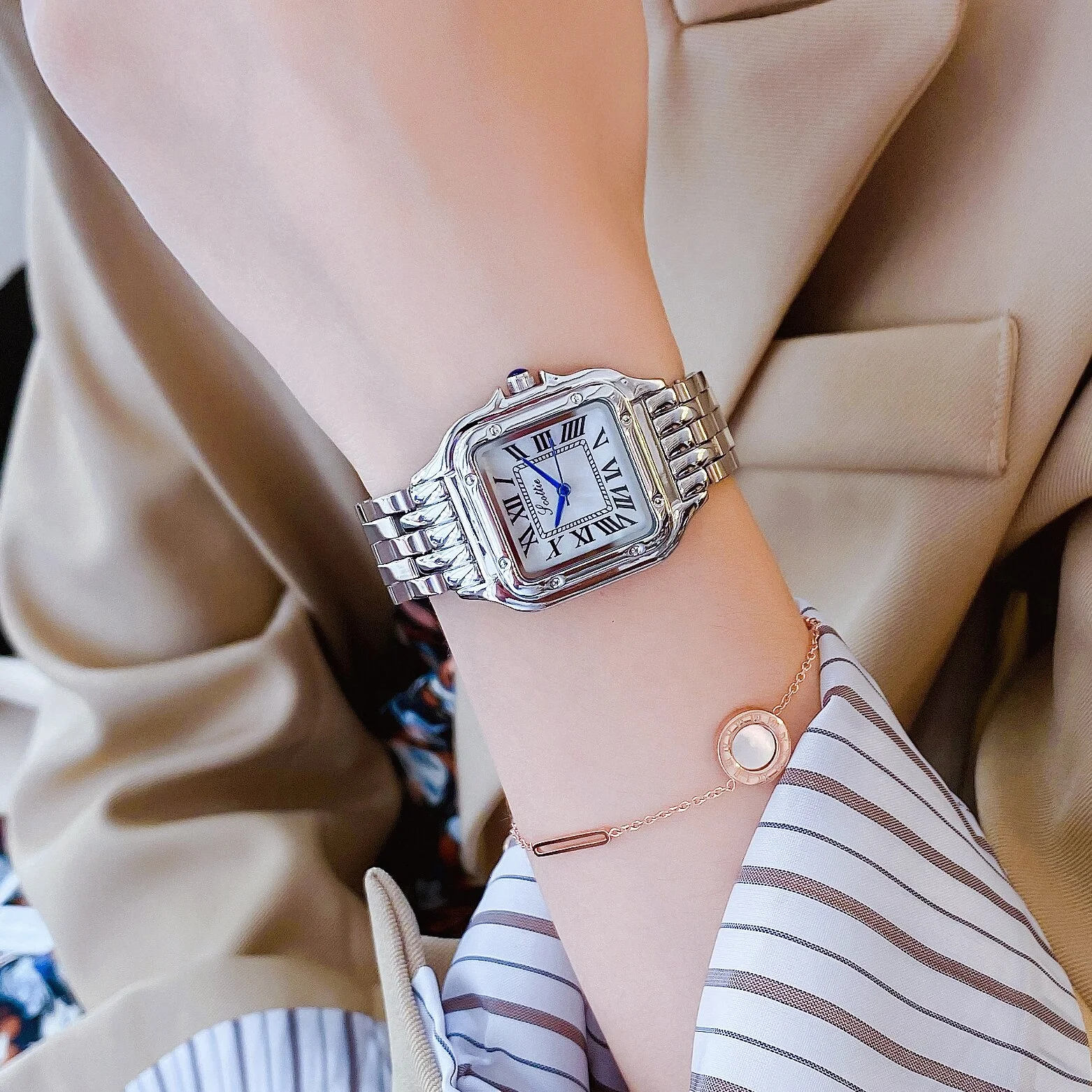 Scottie 9100 Luxury Women's Quartz Watch - Gold