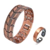 Bracelets et bague marron