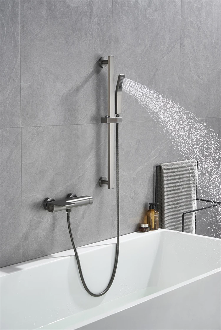 Juego de mezclador de ducha y bañera con acabado superficial de cobre de buena calidad, montado en la pared, color negro