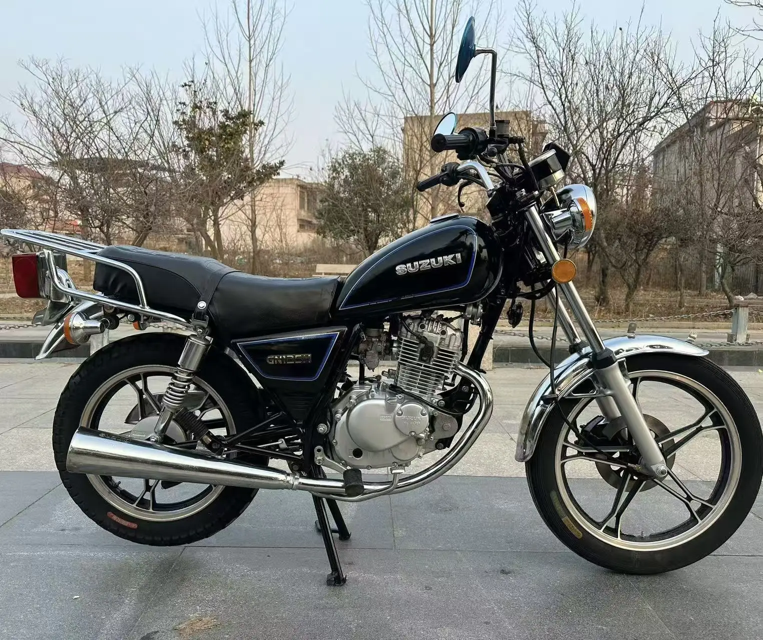 Suzuki GN125 with High-end Disc Brakes and Dual Electric Start