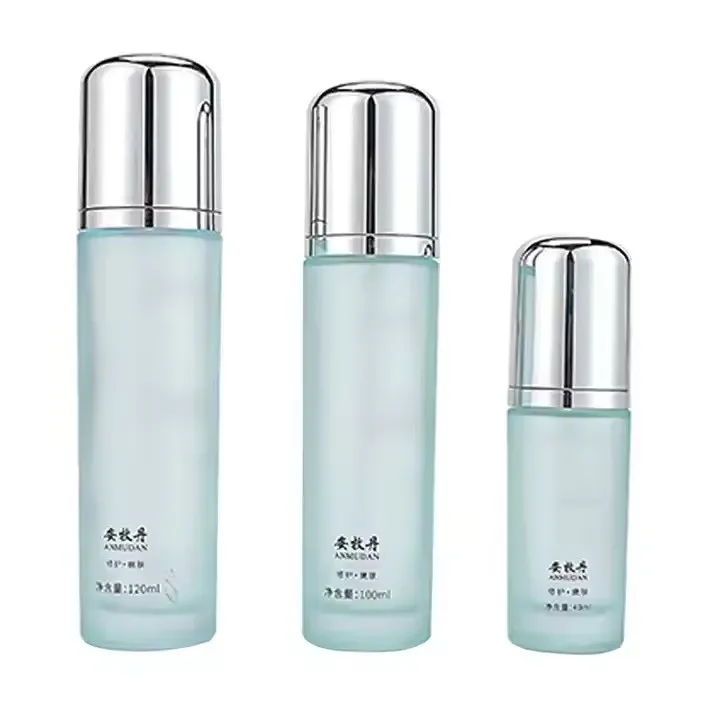 Pump custom glass bottle 30g 50g 40ml 100ml 120ml glass container hot sale cosmetic set skincare packaging set