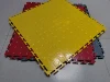 สีเหลือง