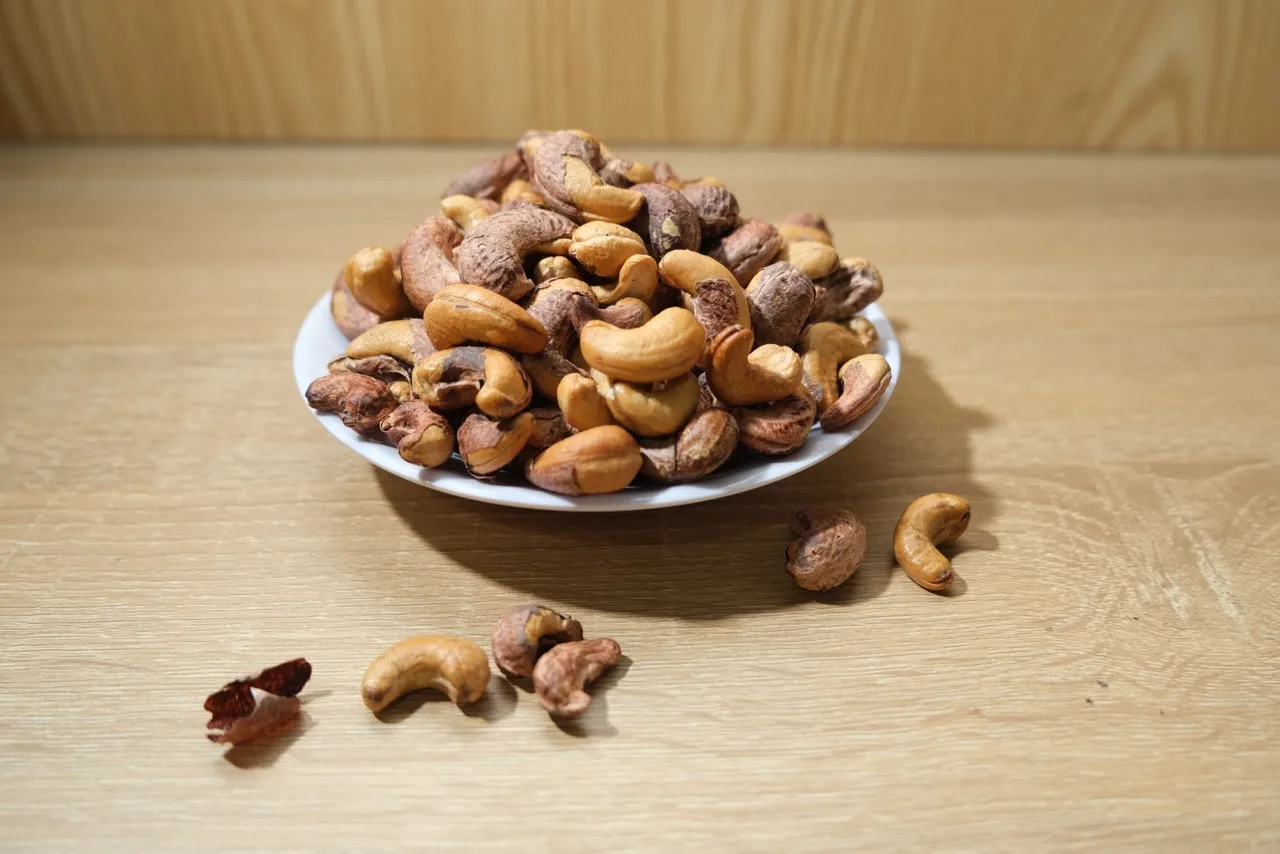New 2024 Roasted Cashew Nuts With Salt 100 Natural For All Ages