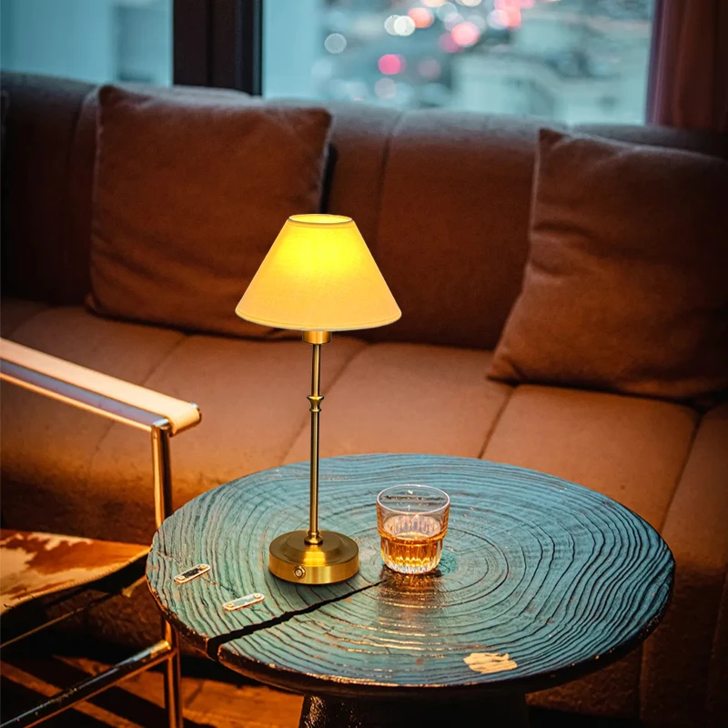 High Quality Classical Table Light for Weddings Fabric Cordless Lamps Replaceable Lamp Shade Hotel Restaurant Table Lamps