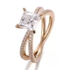Bague en or massif 10 carats avec moissanite et diamants.