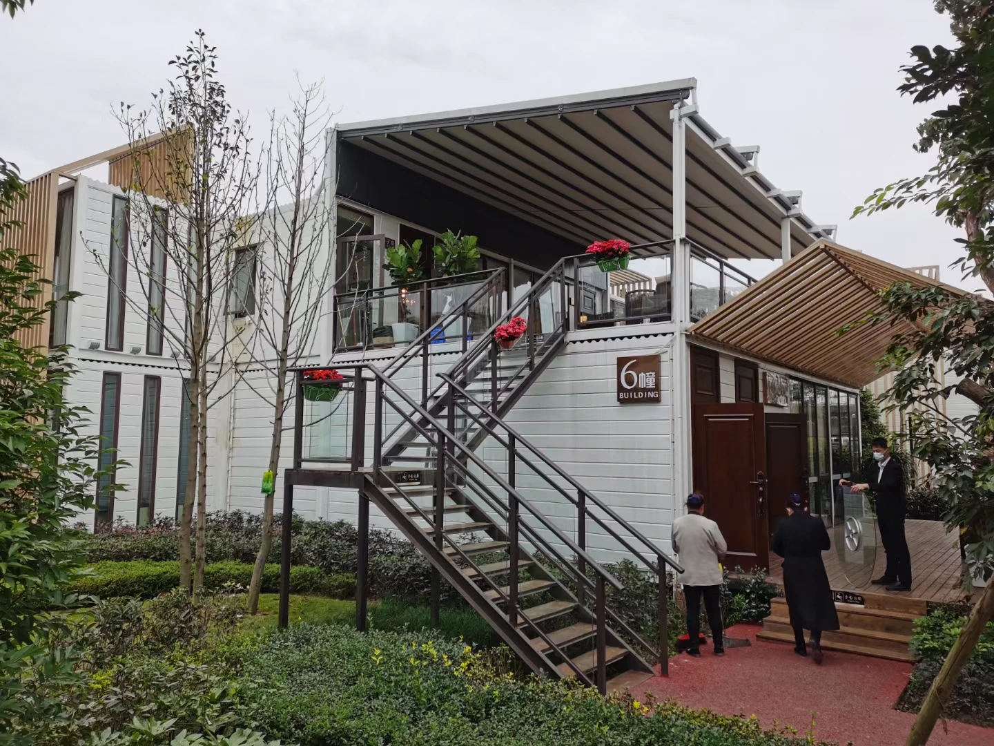 Retractable PVC Roof Pergola Customized Restaurant Villa Garden Outdoor Automatic Pergola