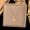Collana con stella marina incastonata di diamanti