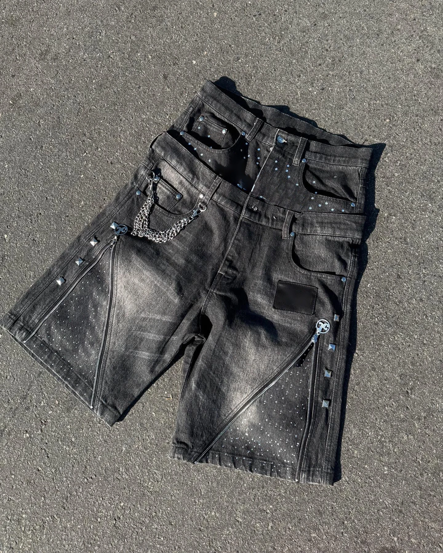 Custom Streetwear Denim Shorts Distressed Embroidery Patch Rhinestone Flared Jorts Jeans Double Waist Denim Shorts for Men gallery 3
