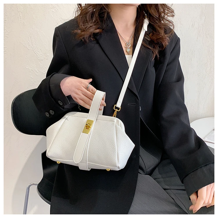 Hot Sale Small Purses 2022 Young Woman's Popular Trendy Handbags Ladies