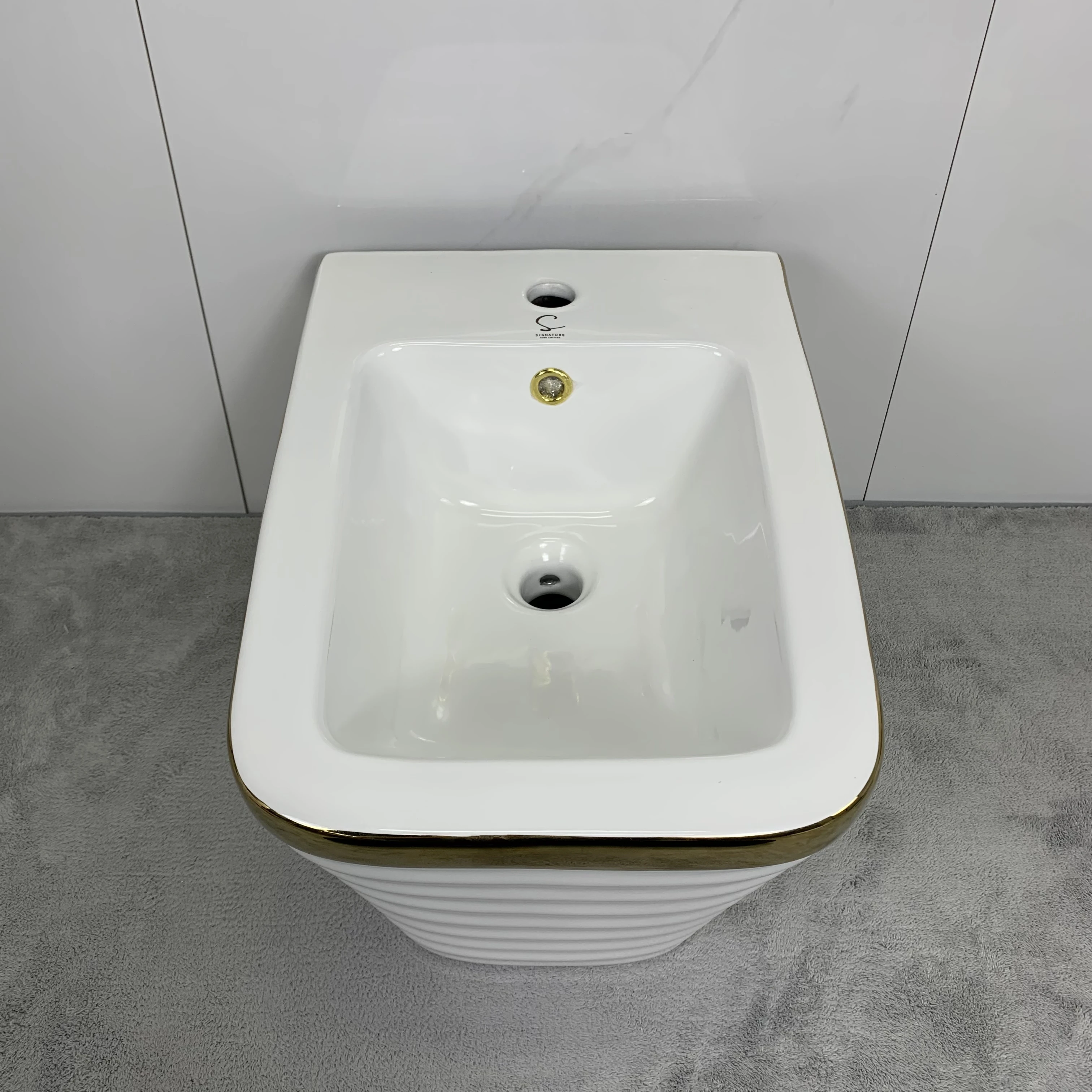 Ceramic luxury design sanitary ware european wall hung wc bathroom suites gold plating bidet toilet set manufacture