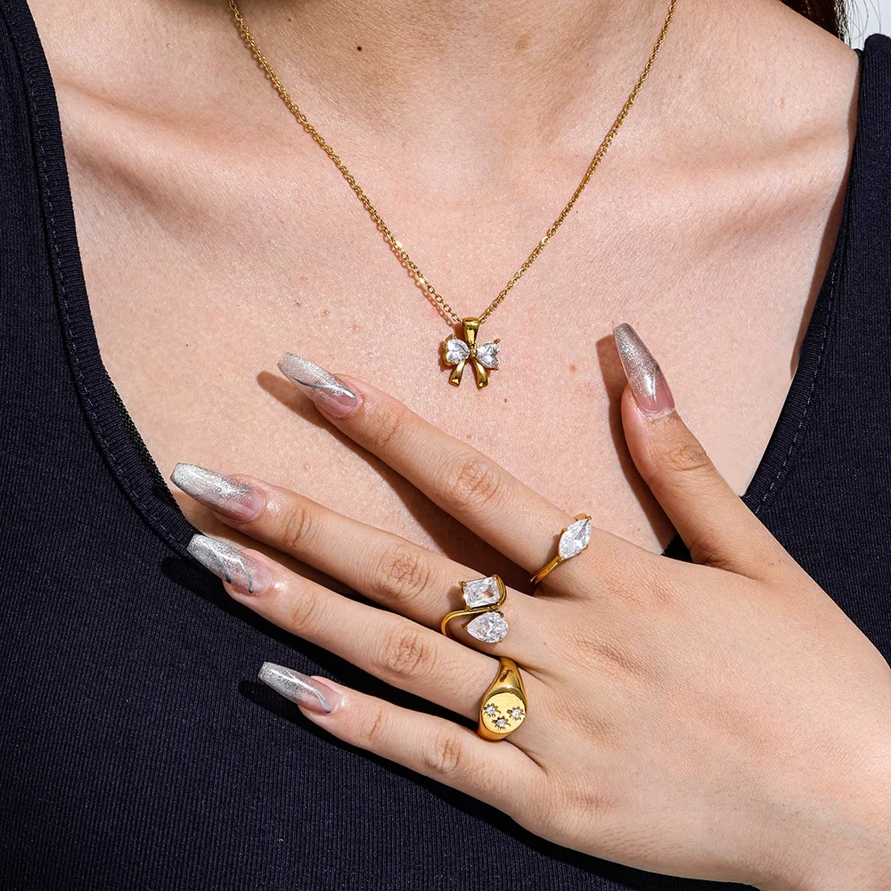 Trendy Fashion Ring with Water Drop Rectangle Zircon 18K Gold Plated High End Stainless aperçu 2