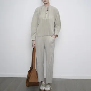 2025 New Women's Fashion Set Pleated Solid Color Sports Top and Pants 2-Piece Set Miyake Set Wholesale