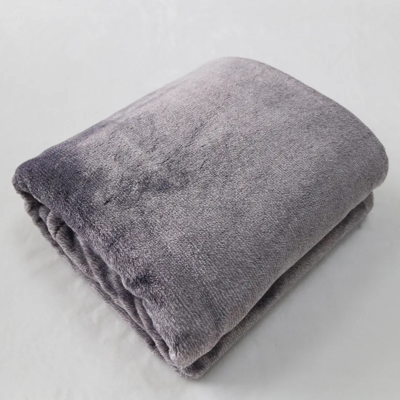 Solid Color 120*150cm Microfiber Flannel Super Soft Polyester Winter Throw Blanket for Home and Kids for Autumn Season supplier