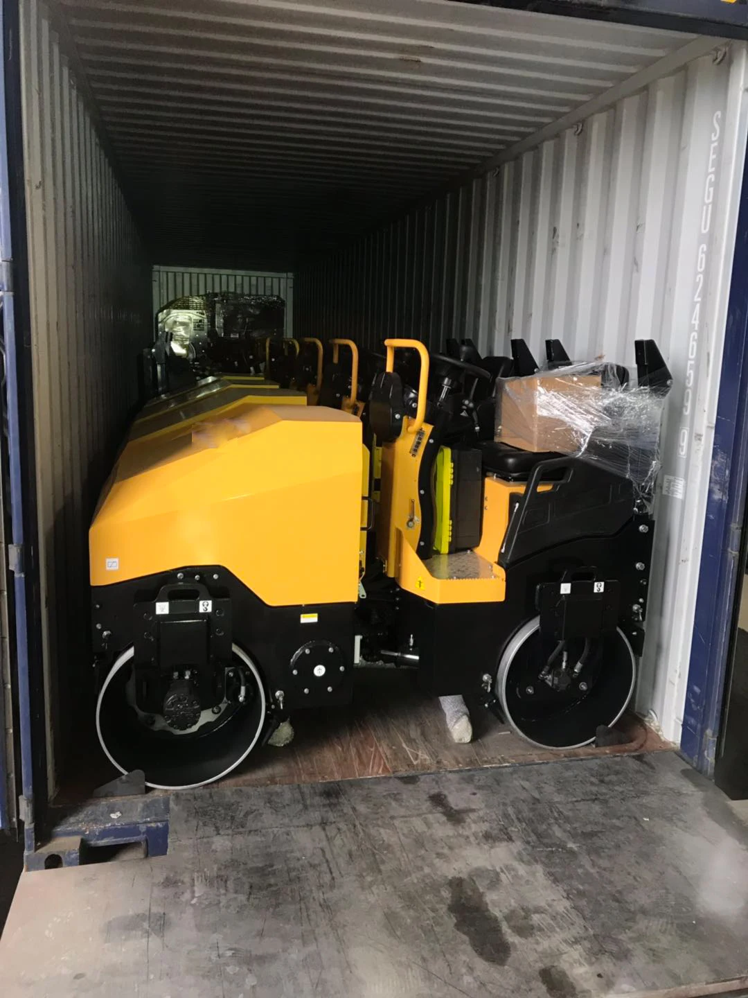 High Quality 6 Ton Single Drum Ride on Hydraulic Vibratory Roller details
