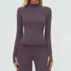 Chaqueta morado oscuro