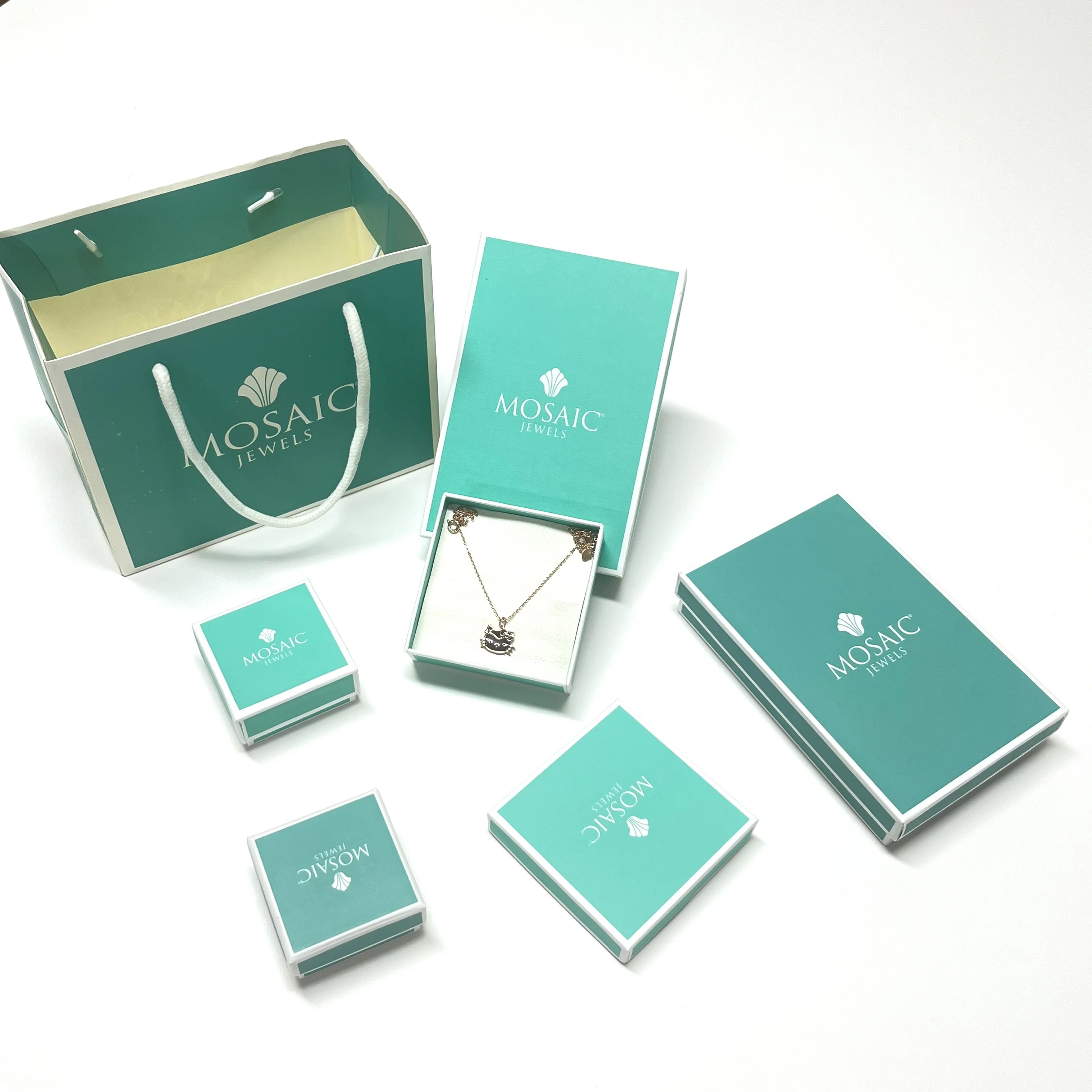 Scatola Riciclabile per Set di Gioielli Stampata su Misura Confezione in Carta Personalizzata Realizzata a Mano in Cartone con Borsa