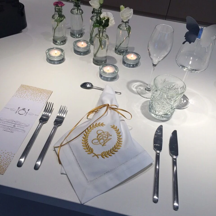 白い綿100 刺繍ロゴ結婚式モノグラムテーブルリネンレストランナプキンとヘムステッチ Buy ウエディングレストランナプキン リネンナプキン 結婚式モノグラムリネンナプキン Product On Alibaba Com