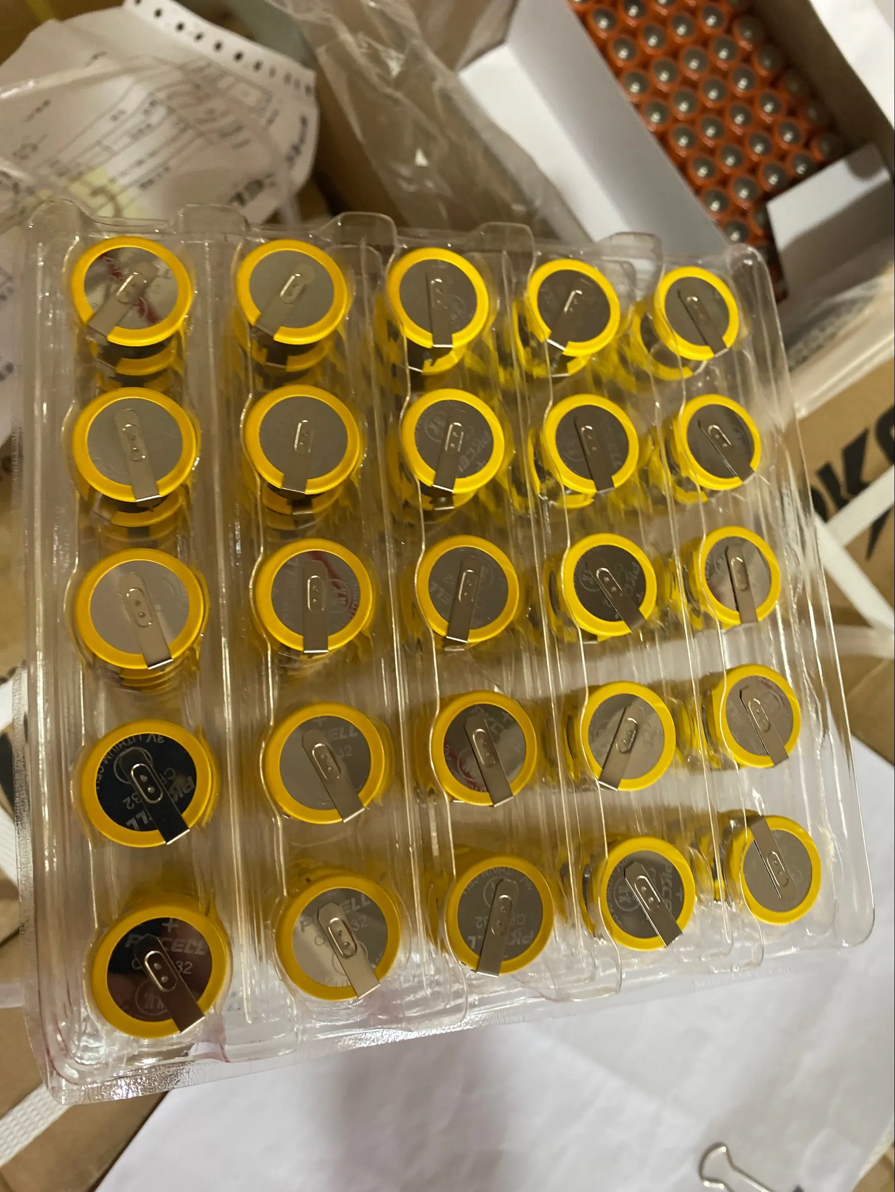 솔더 탭이 있는 3V 리튬 코인 셀 CR2032 2025 2016 1220 1225 CR927 배터리