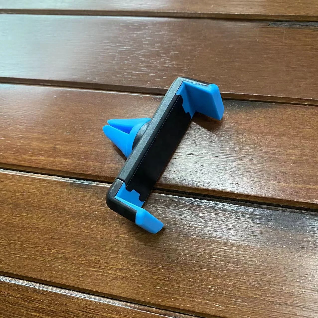 Универсальный автомобильный держатель для телефона cantell с креплением на решетку