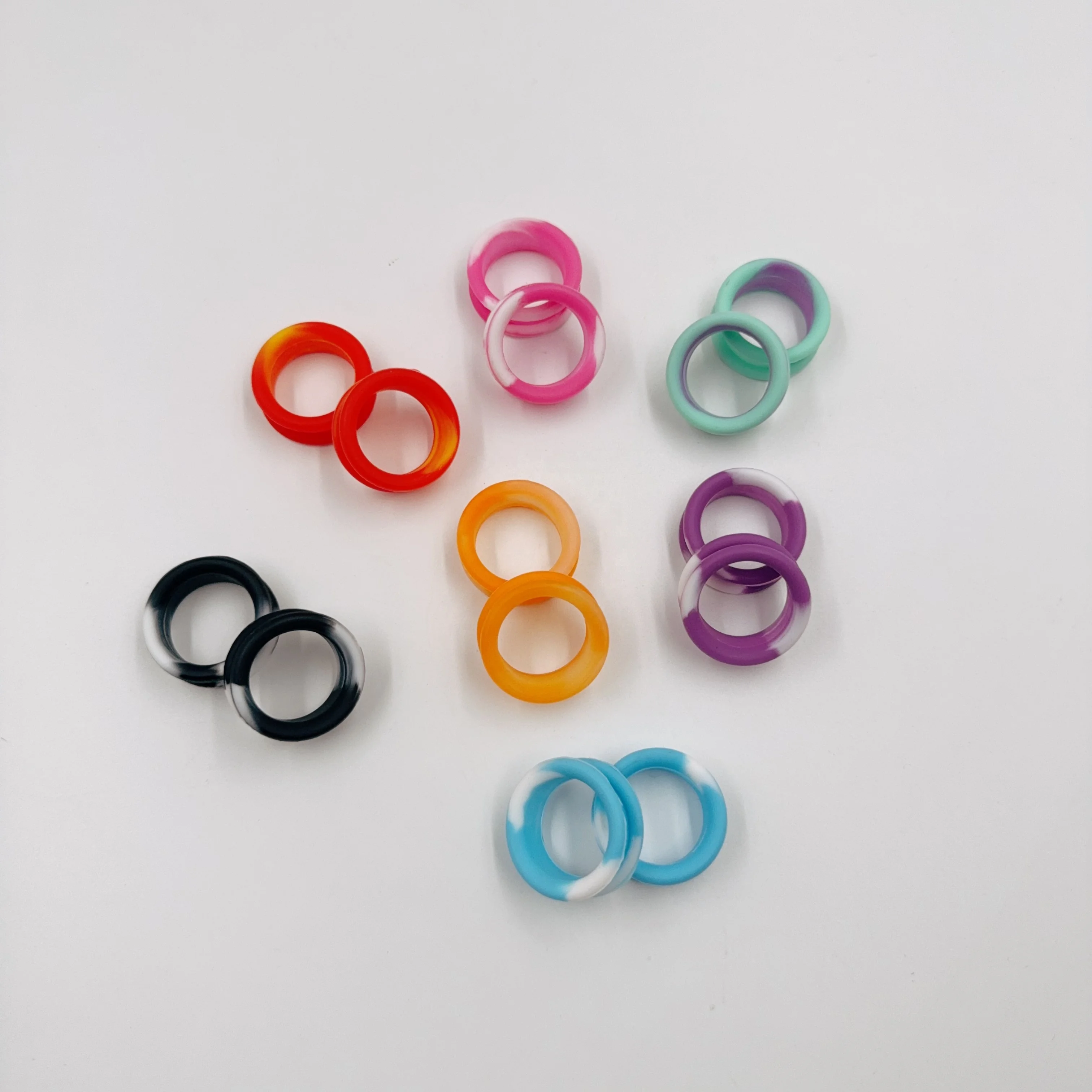 FG-6 New Design Gradient Color Soft Silicone Rubber Ring Pet Hair Scissors Rings Finger Insert