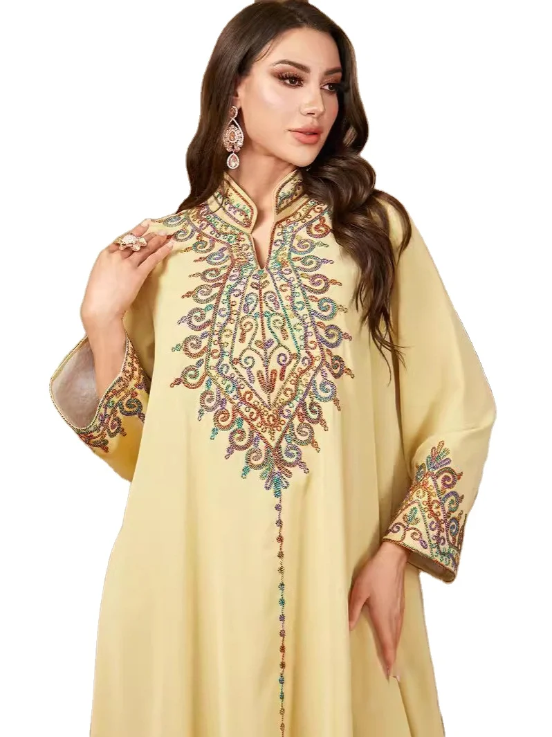 Delicate Embroidered V-Neck Dress Middle East Islamic Clothing Solid Pattern Crepe Fabric Dubai Turkish Loose Dress