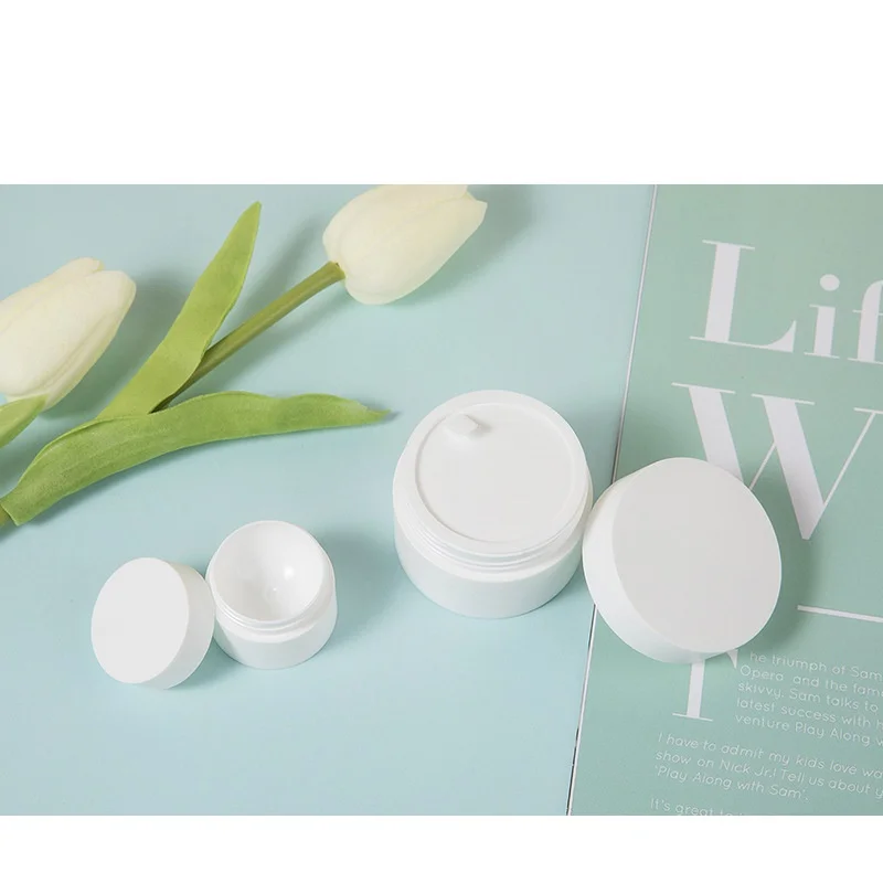 Cosmetic Face Cream Plastic Container 10g 15g 30g 50g 100g Matte Black White Pink Blue Plastic Jar With PP Gasket