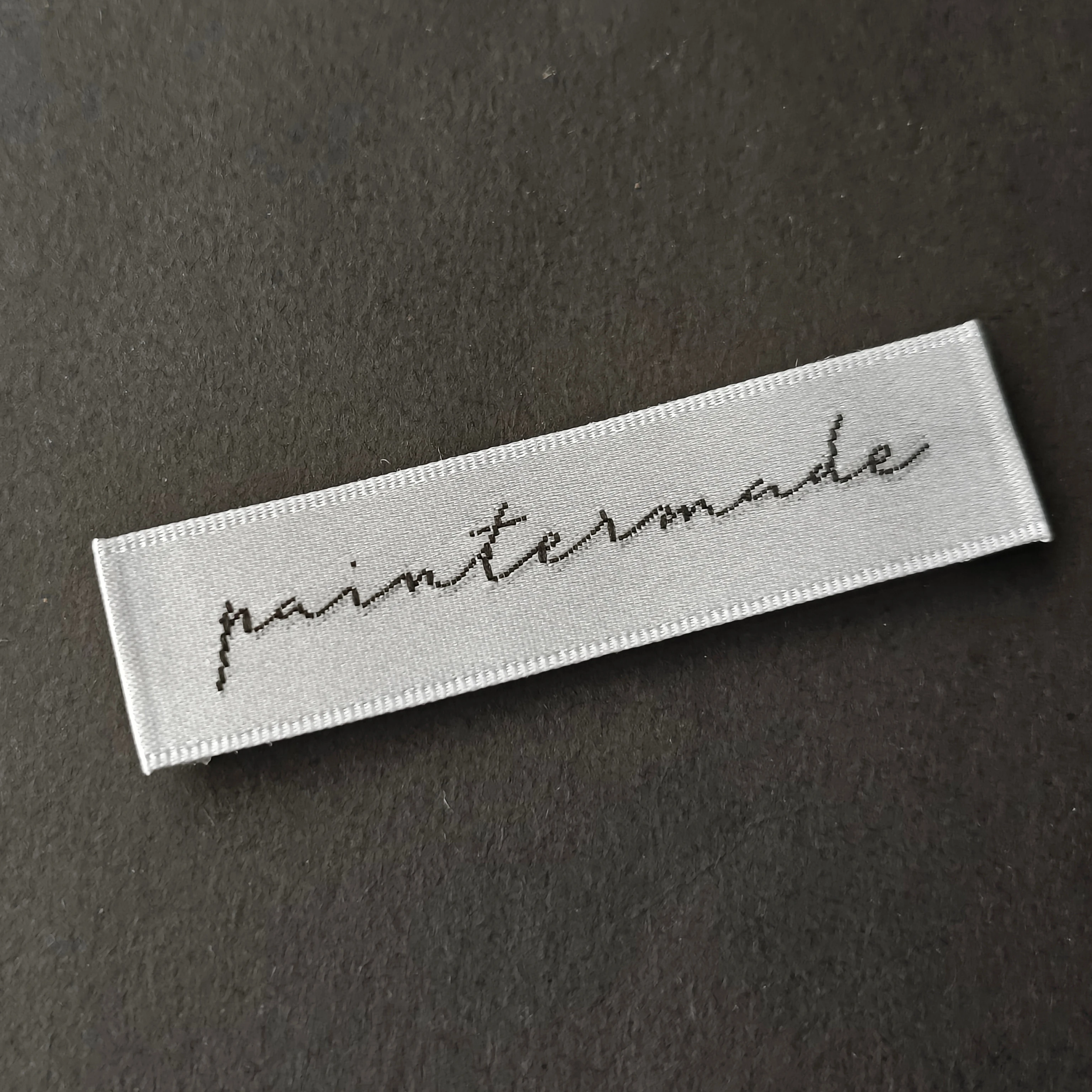 Тканые атласные этикетки для одежды