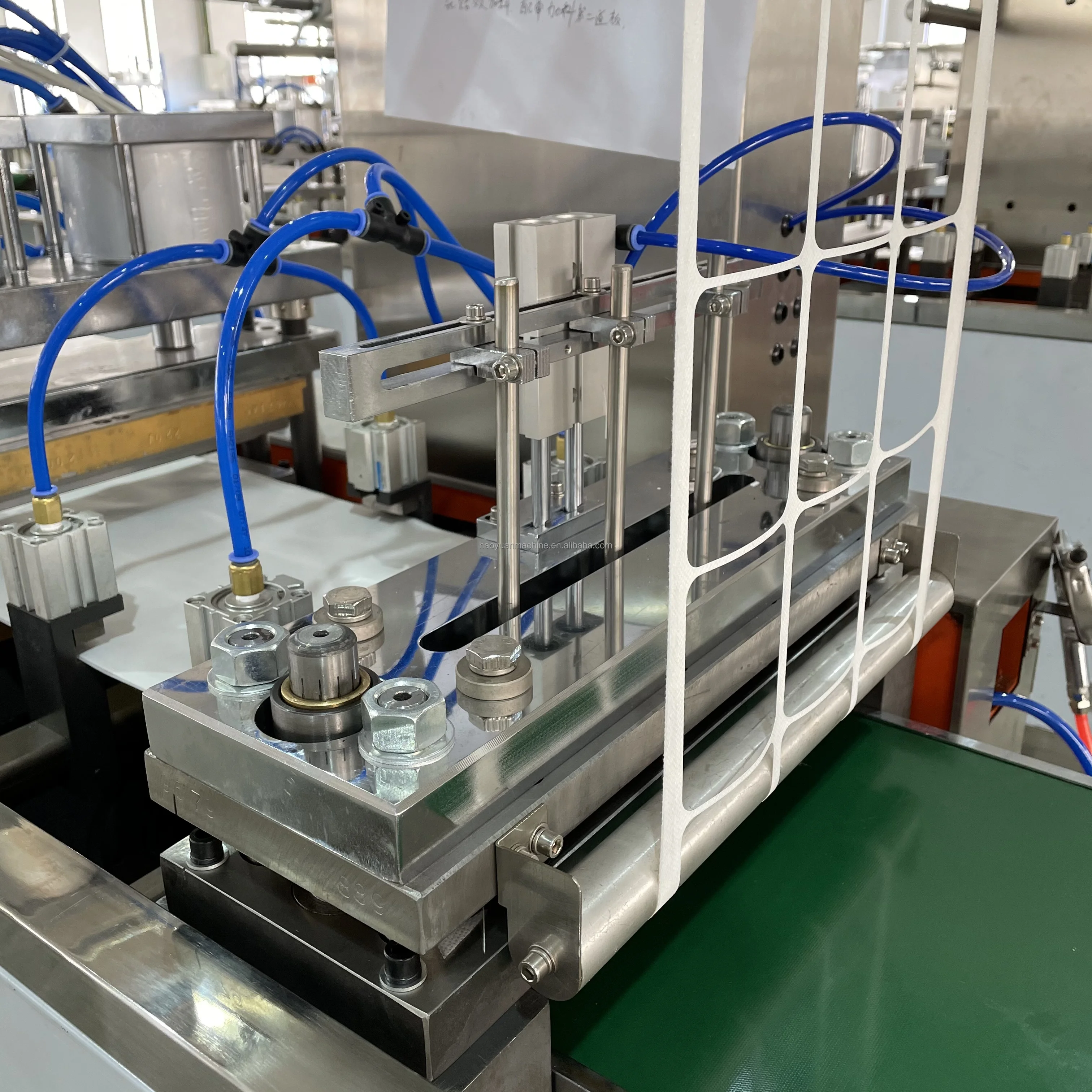 HY-330A Manufacturer of Automatic Disposable Heated Knee/body/hand Warmer Pad Making Packing Machine manufacture