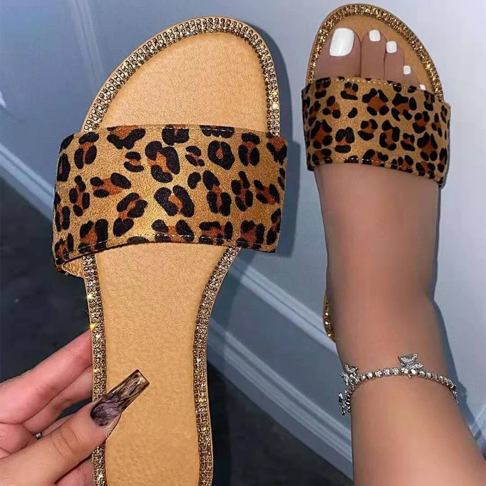 slippers leopard