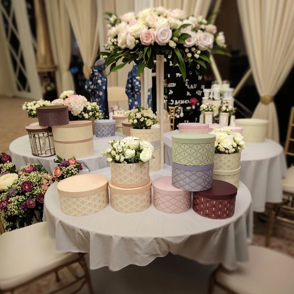 High Quality in Stock Printing Paper Cardboard Gift Box Rose Packaging Round Flower Box 3-piece Set Gift Packaging Box Set