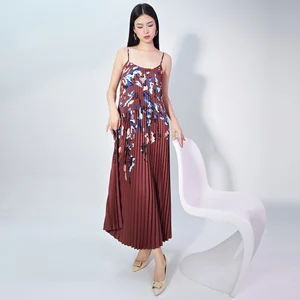 New Fashion Summer Elegant Printed Pleated Slip Dress Low Cut Loose High Waist Midi Ladies Casual Dresses
