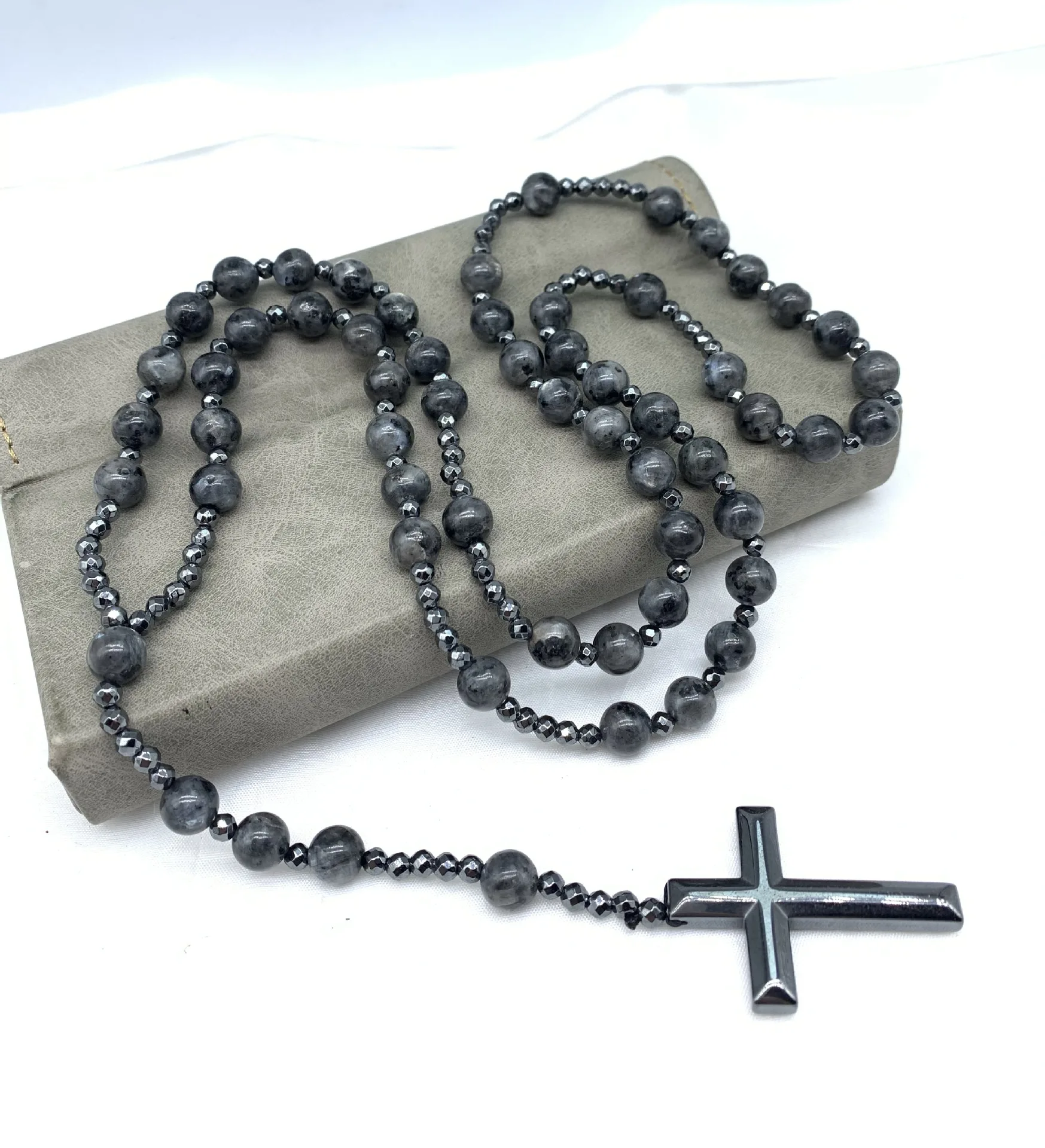 Collier Pendentif Croix Hématite Avec Perle œil De Tigre - 50 Cm, Unisexe