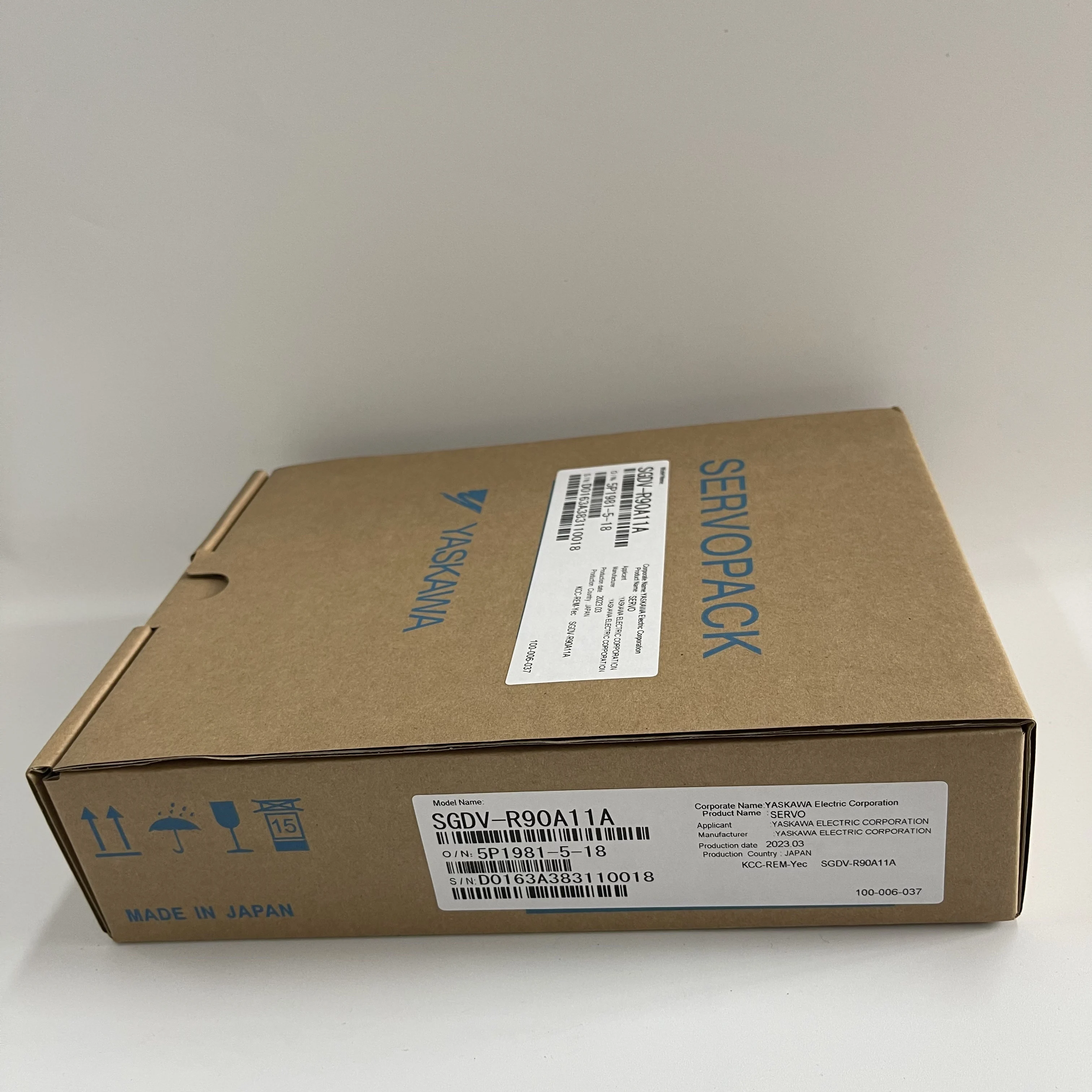 YASKAWA Servo Drive SGDV-R90A11A YASKAWA Servo Drive SGDV-R90A11A