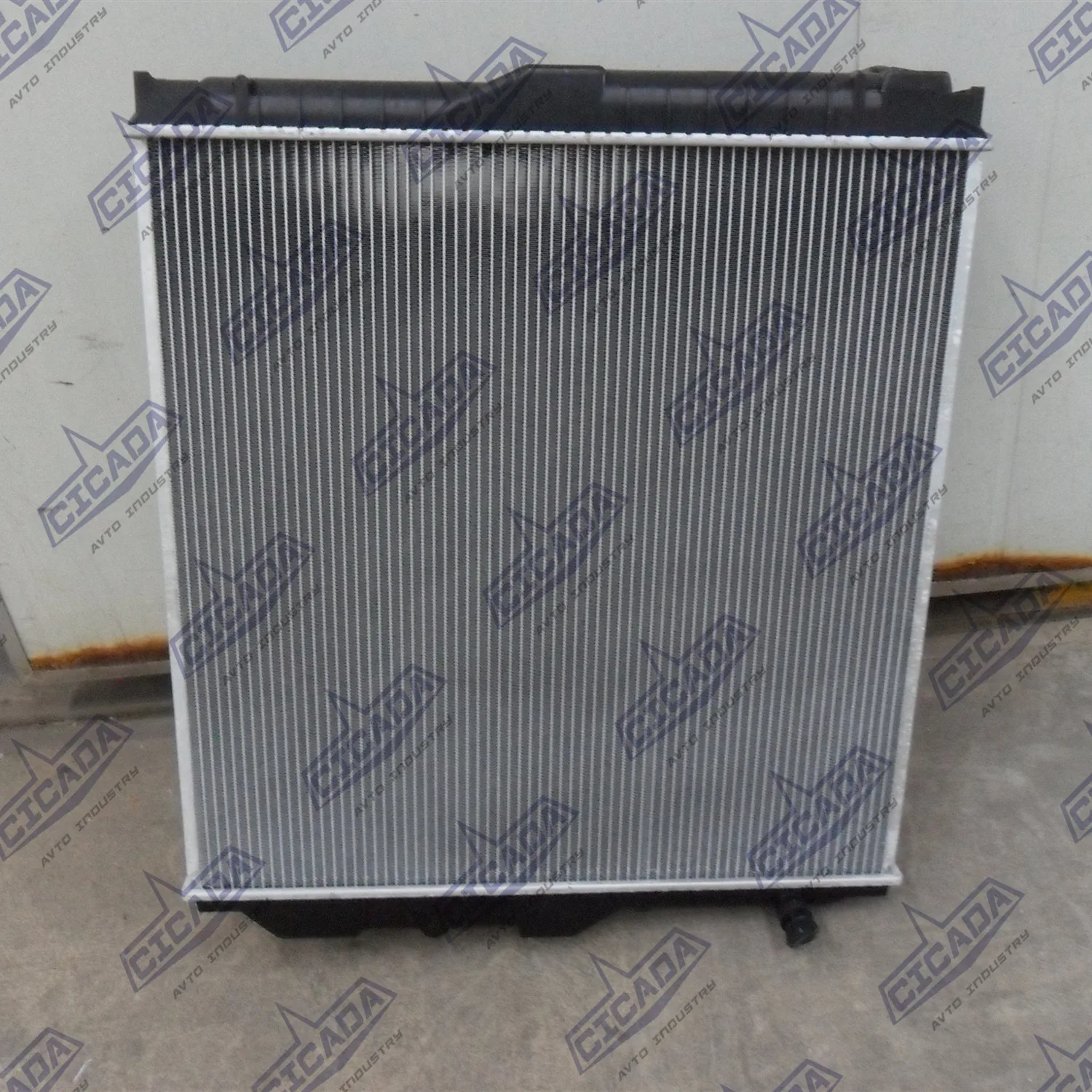 21400-9Z00E Radiator for UD Truck Quester CWE 280 - Durable