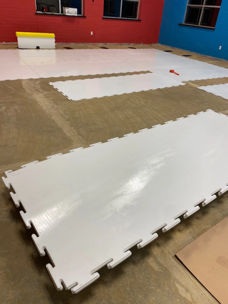 4x8 Synthetic Indoor Outdoor Ice Tiles Synthetic Ice Skating Rink Board