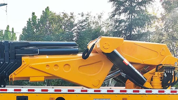 Hydraulic Manipulator Lifting Mobile Truck 38 Ton Folding Arm Mounted Crane Truck 3