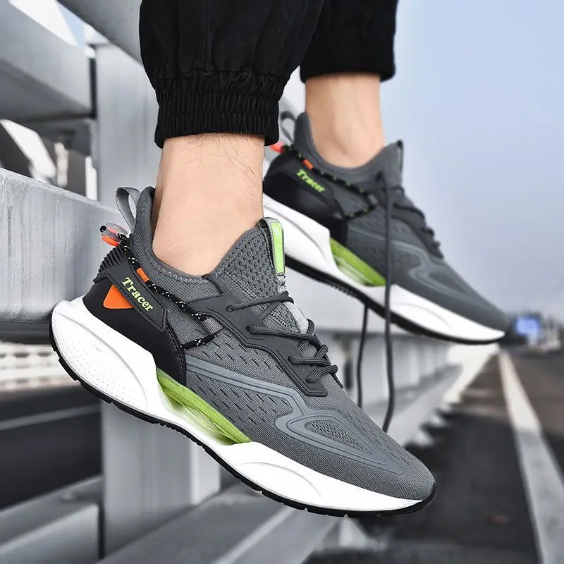Men's shoes Spring and autumn new flying woven running shoes with hollow bottom before tying fashion