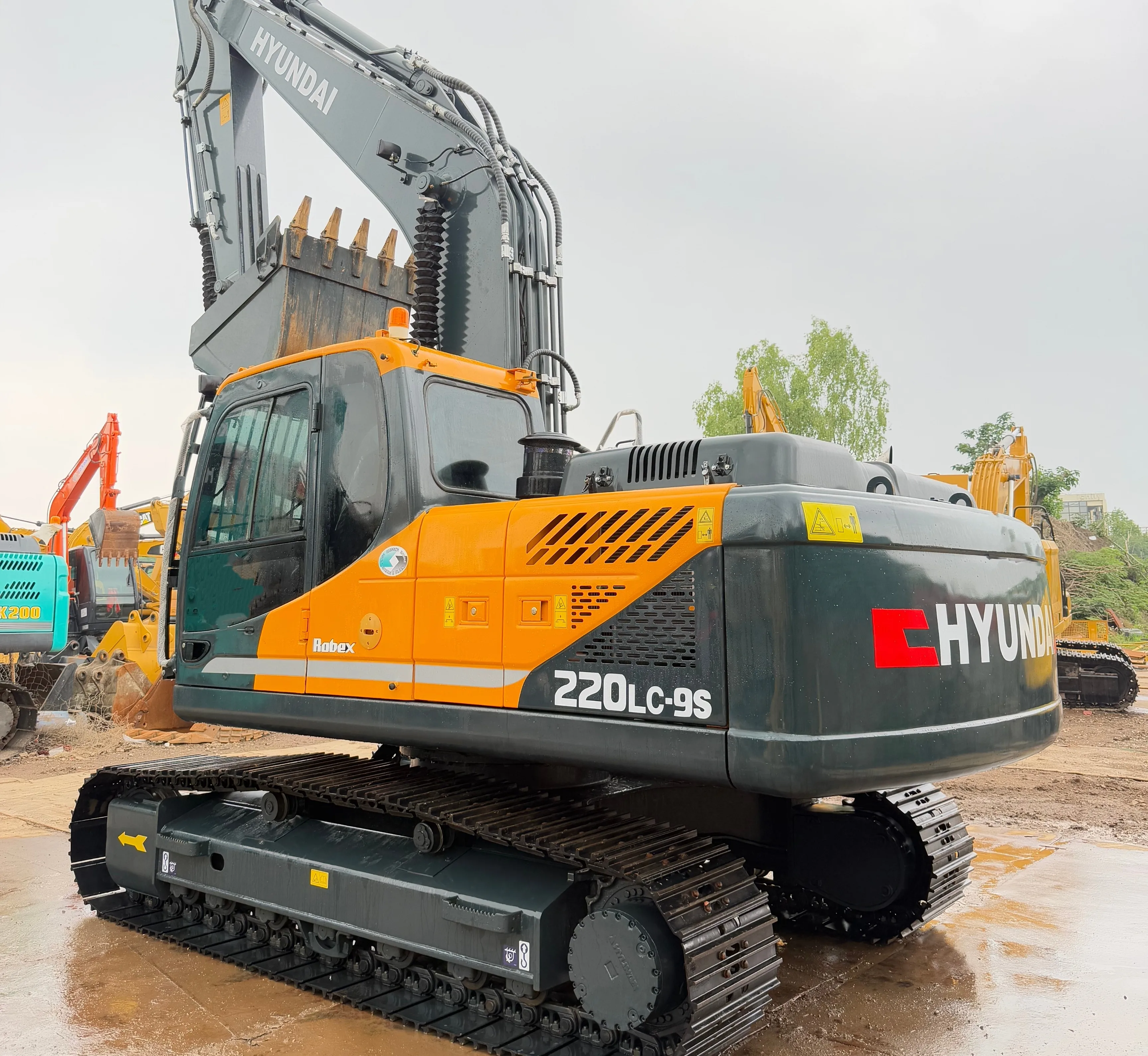 ソウルズ　シーラーマン220-150　逃走シイラ　G127 Used Hyundai 220LC-9S Excavator - Crawler-Type, Cummins Engine, 1