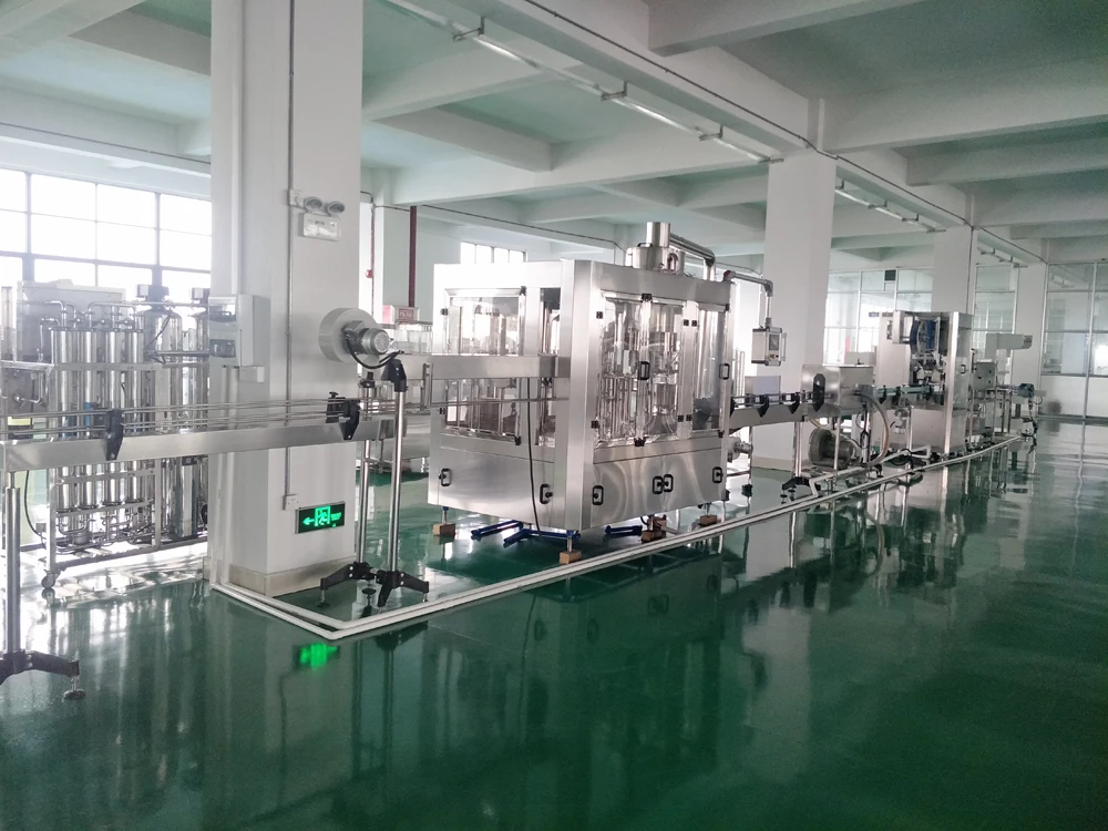 High Speed Full Automatic Small Round PET Plastic Water Bottle Heat Steam Shrink Sleeve Labeling Machine